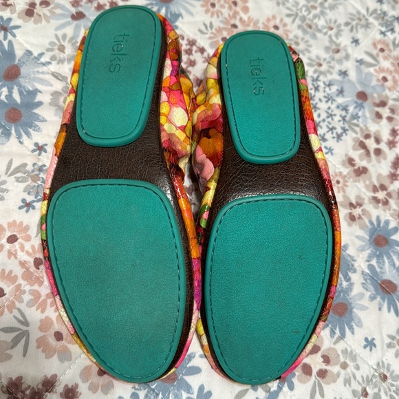 Auqarela Tieks - Picture 2 of 6